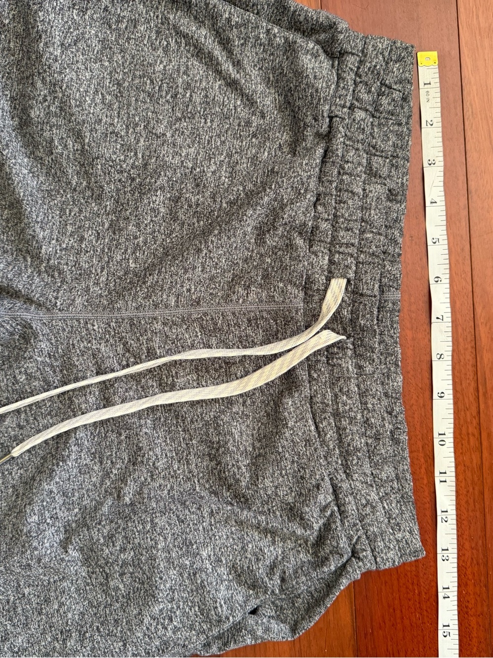 Vuori Heathered Gray Women’s Jogger Pants - Picture 3 of 7